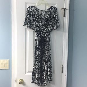 Black patterned Maternity midi dress size M